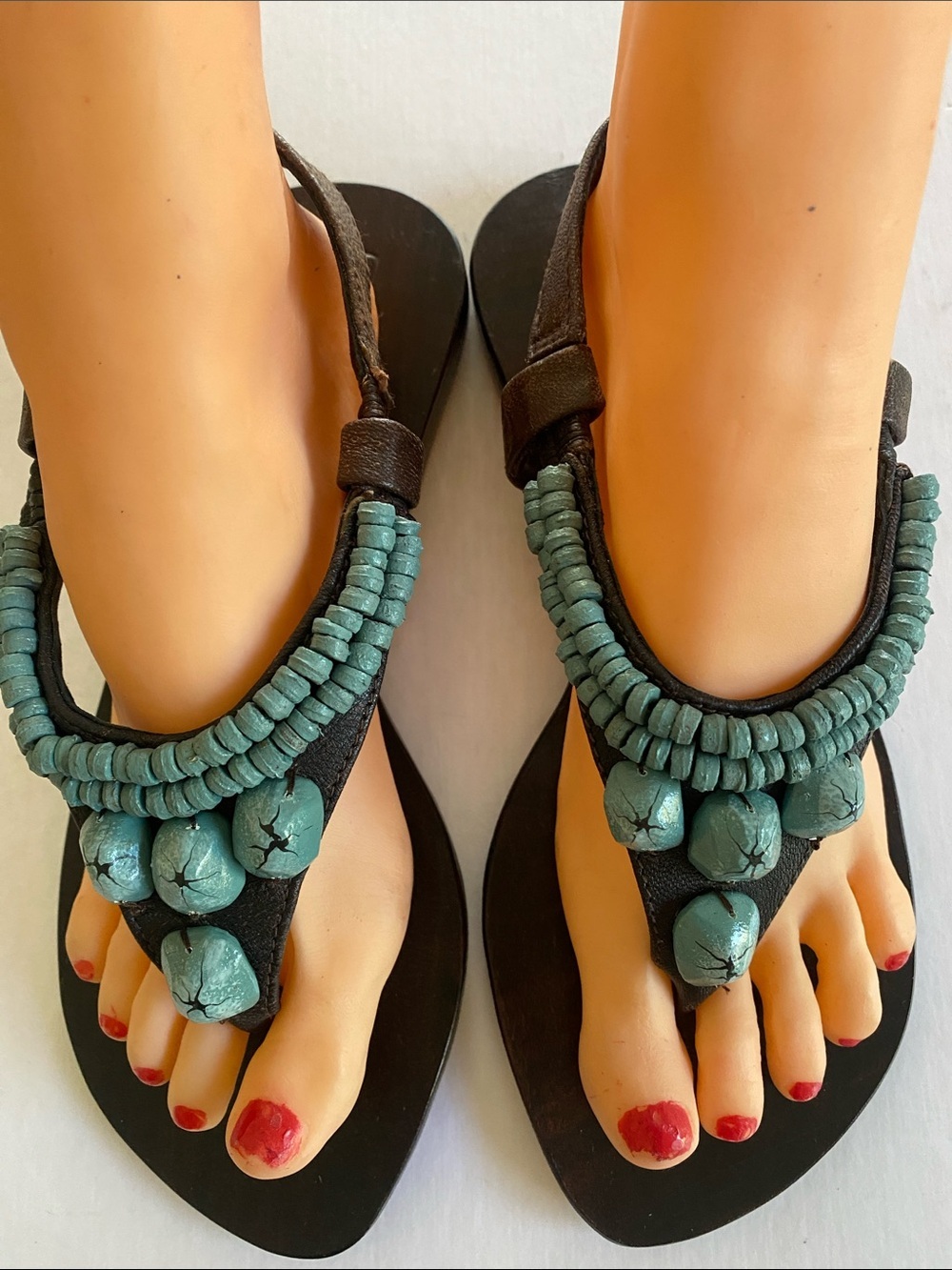 Women's Beaded Thong Dark Brown Leather Sandals with Turquoise Accents Sz 9 NWOT